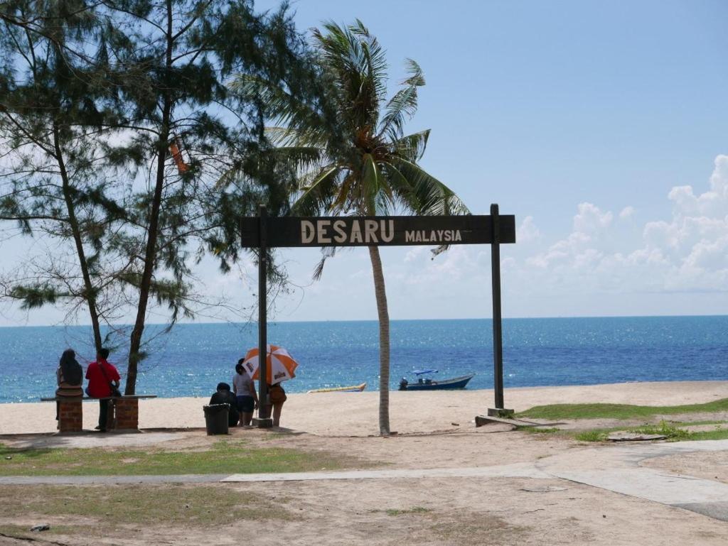 Апартаменты Casuarina Sea Breeze Десару Экстерьер фото
